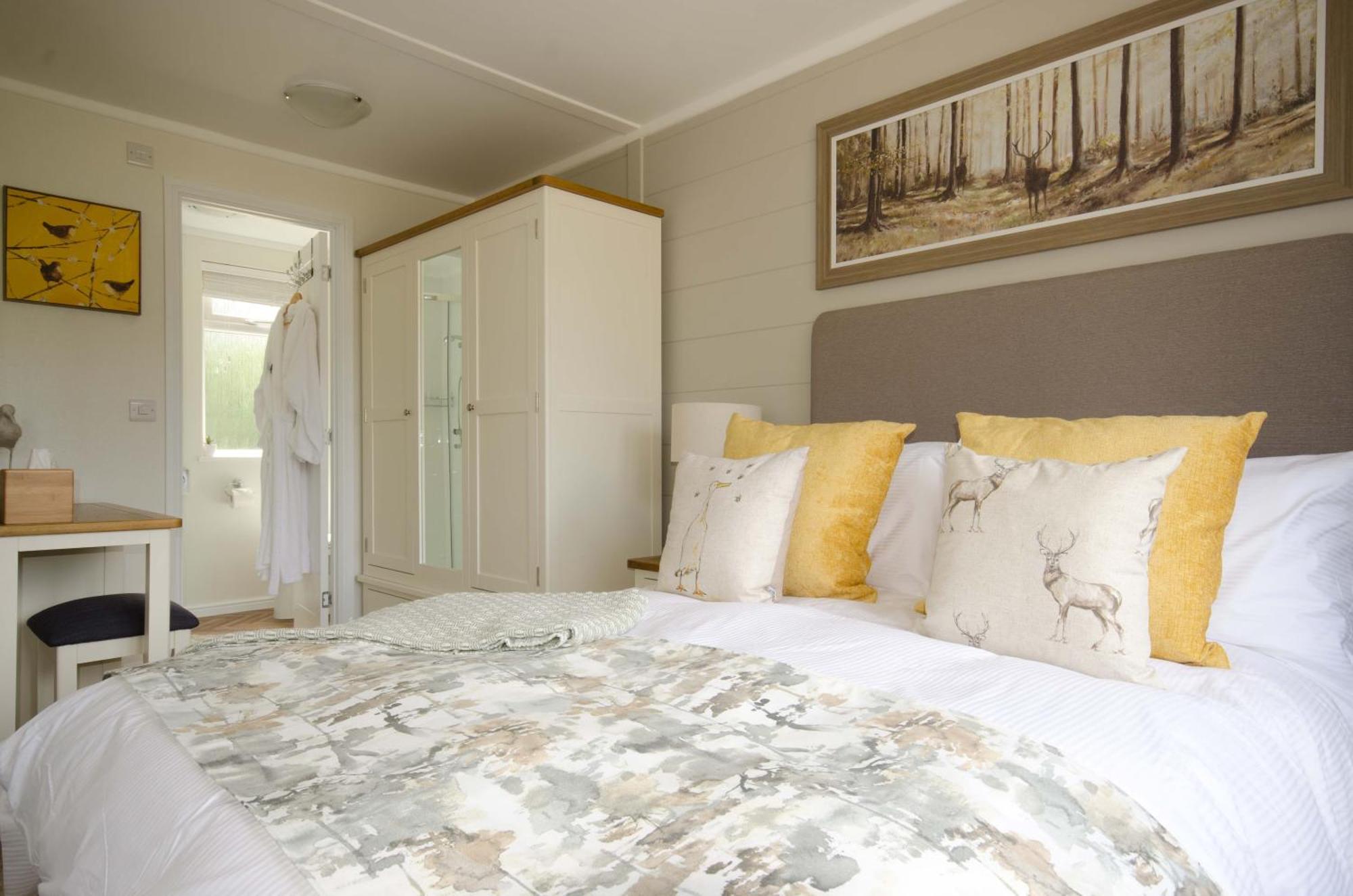 Hollicarrs - Woodland Lodge York